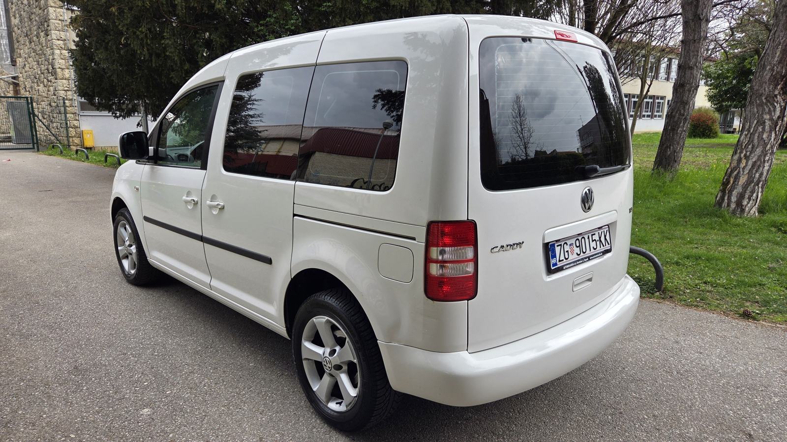 VW Caddy 1.6 TDI 2012.g.Reg.05/27.g.5.sjedala,KLIMA,NAVI,odličan!!!!, fotografija 7