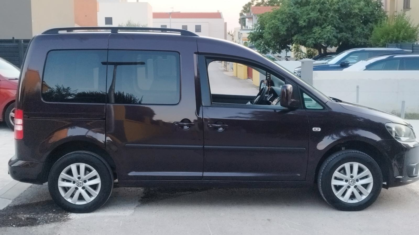 VW Caddy 1,6 TDI LIFE ,PUTNIČKI,7 SJEDALA, fotografija 7