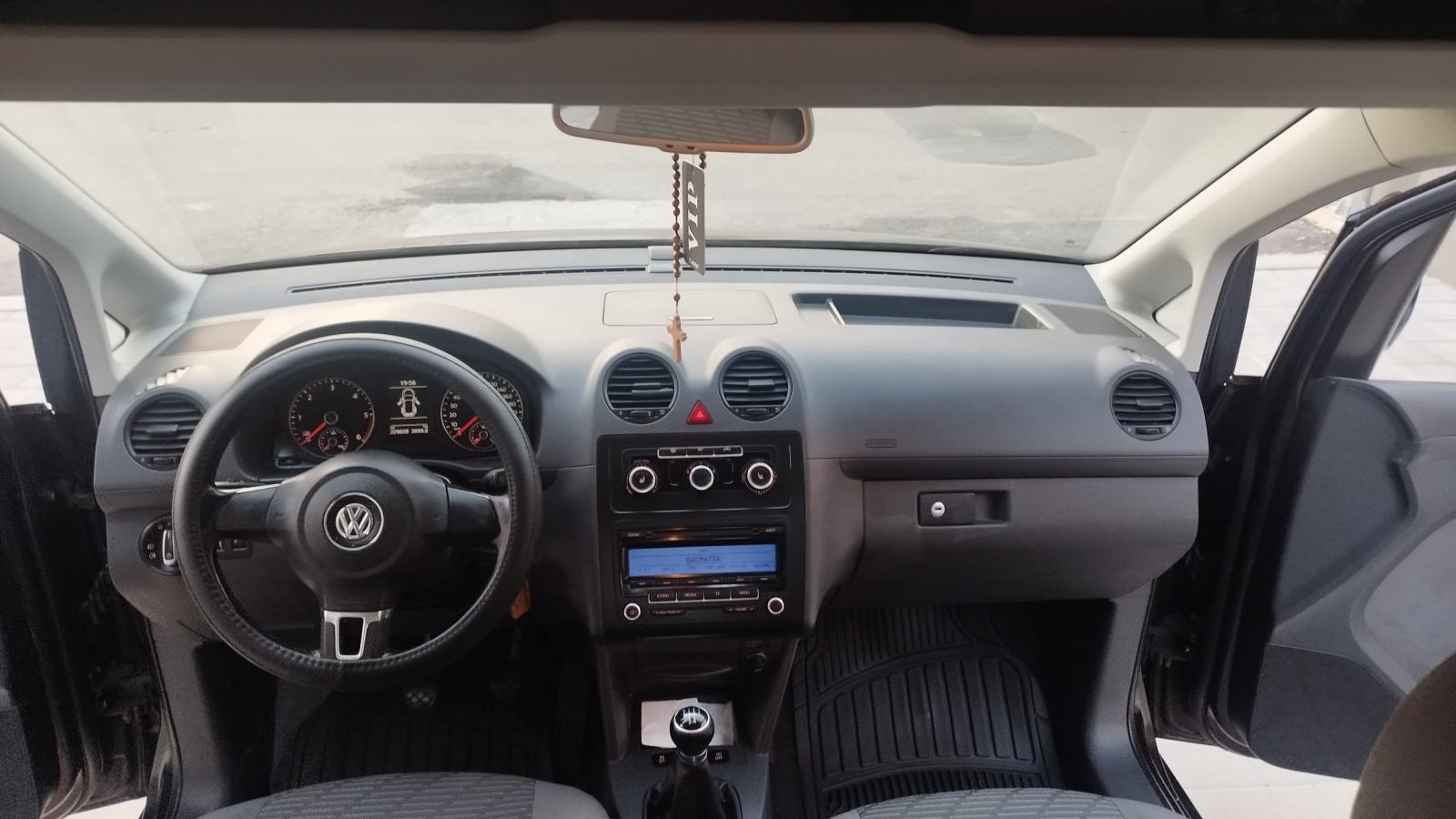 VW Caddy 1,6 TDI LIFE ,PUTNIČKI,7 SJEDALA, fotografija 15