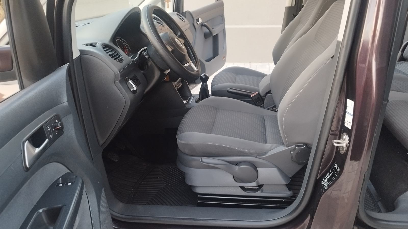 VW Caddy 1,6 TDI LIFE ,PUTNIČKI,7 SJEDALA, fotografija 16