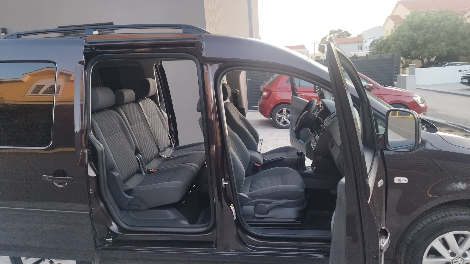 VW Caddy 1,6 TDI LIFE ,PUTNIČKI,7 SJEDALA, fotografija 9
