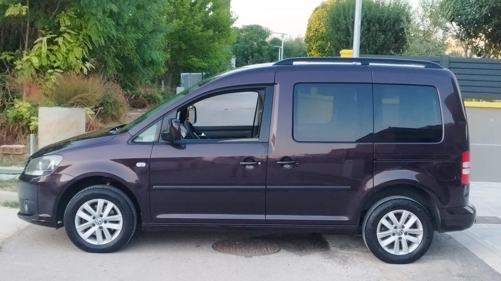 VW Caddy 1,6 TDI LIFE ,PUTNIČKI,7 SJEDALA, fotografija 3