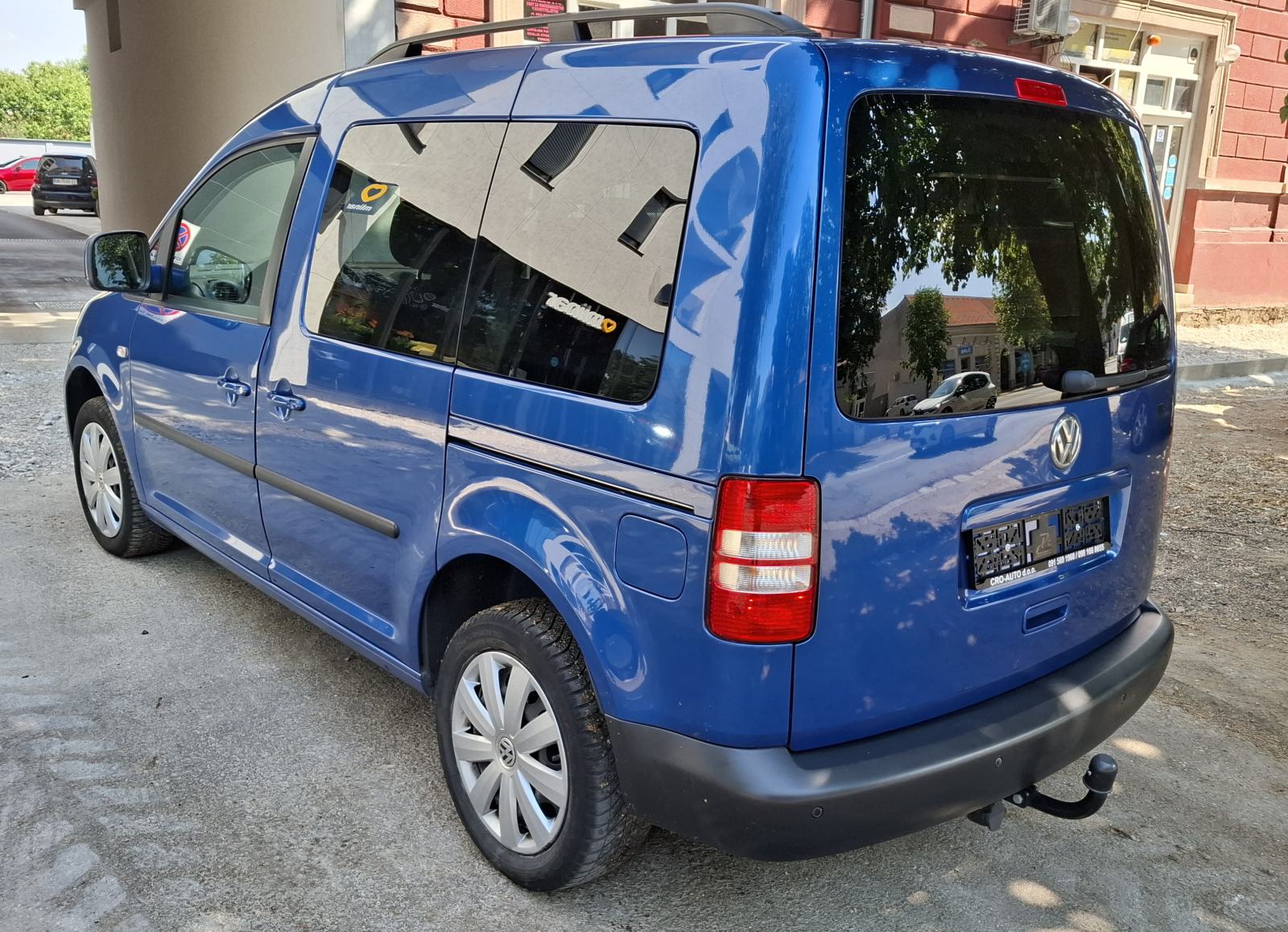 VW Caddy 1,6 TDI; putnički, pet sjedala, klima, kuka, servis. knjižica, fotografija 3