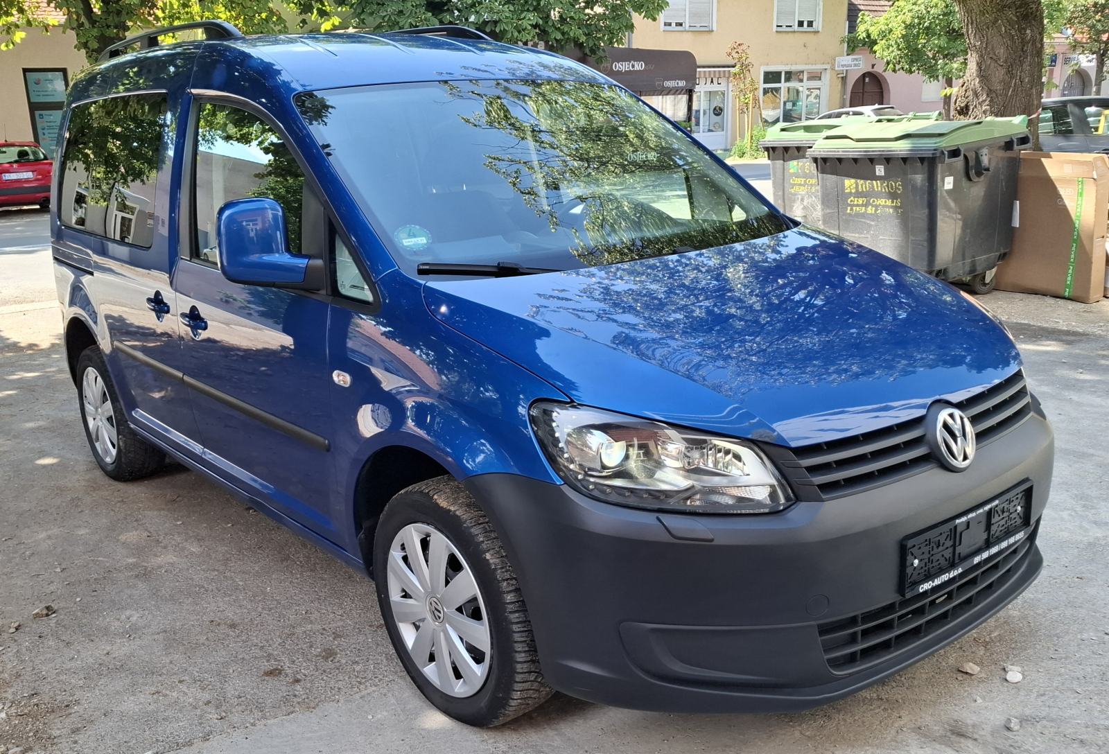 VW Caddy 1,6 TDI; putnički, pet sjedala, klima, kuka, servis. knjižica, fotografija 4