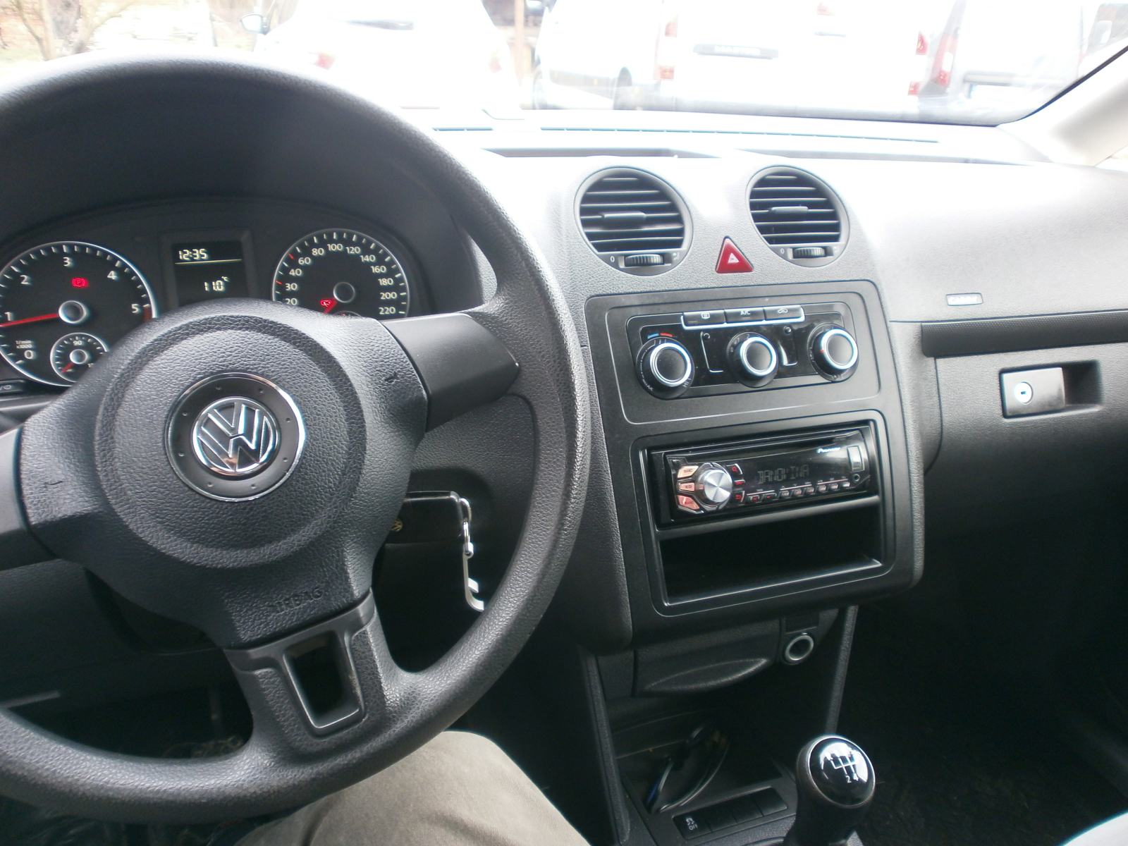 VW Caddy 1,6 TDI moguća zamjena za noviji auto, fotografija 3