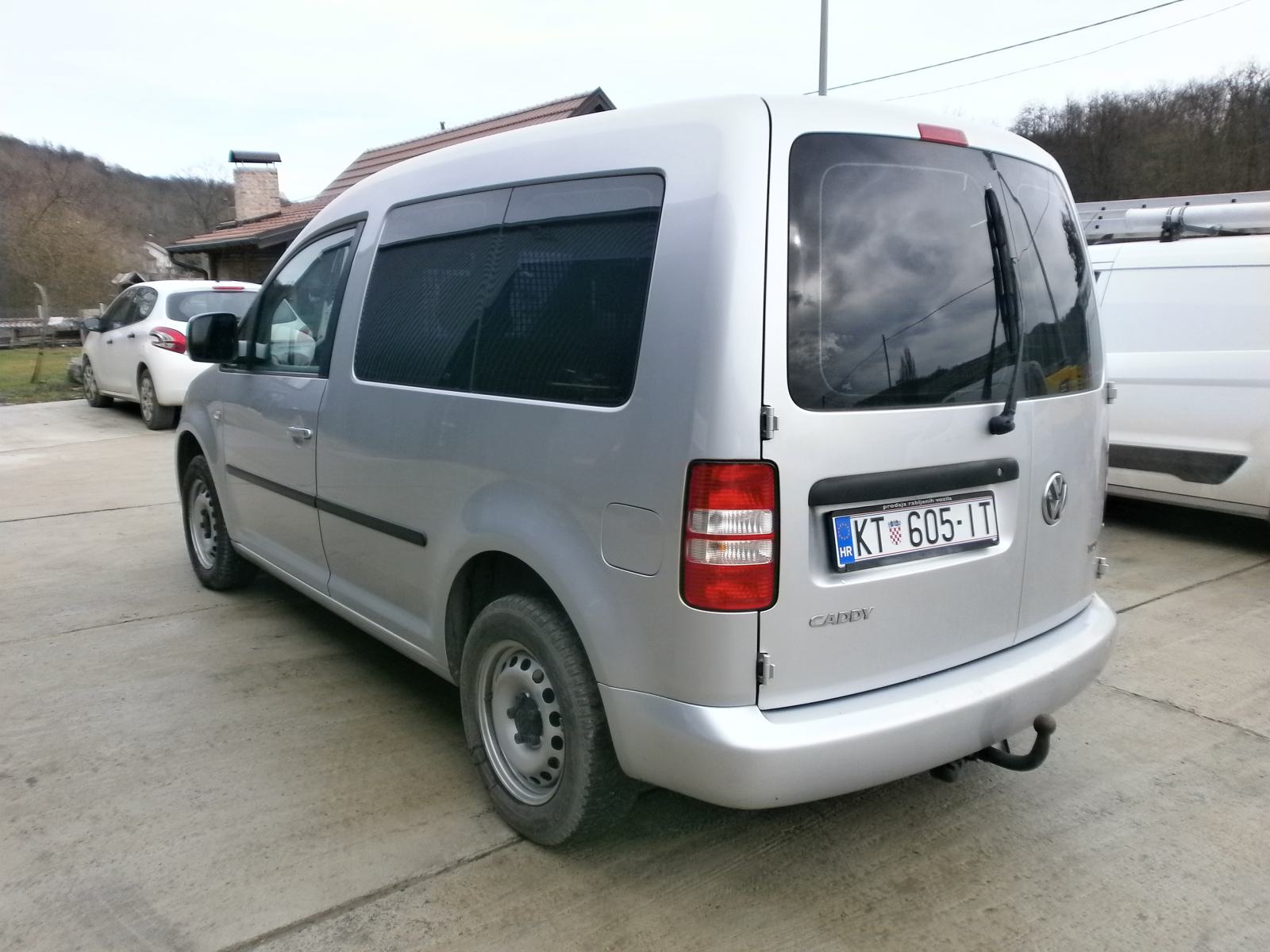 VW Caddy 1,6 TDI moguća zamjena za noviji auto, fotografija 8