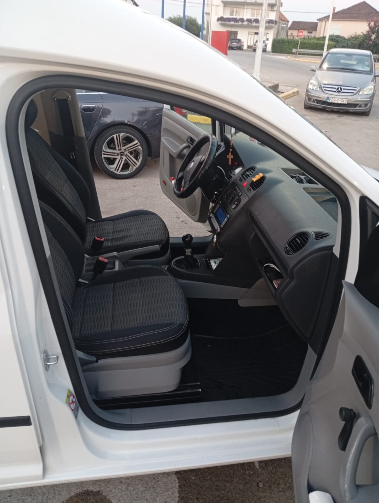 VW Caddy 1,9 TDI, fotografija 7