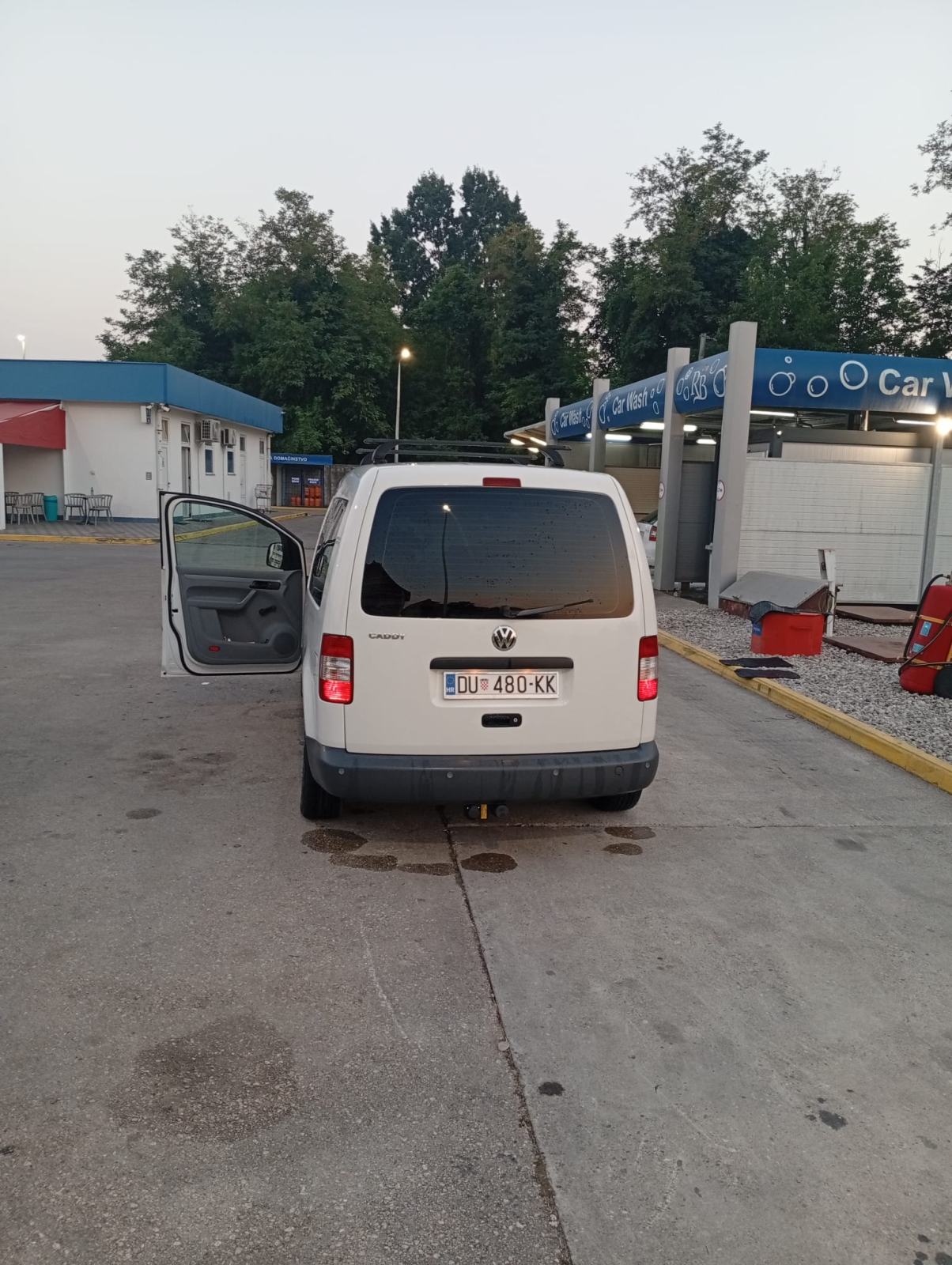 VW Caddy 1,9 TDI, fotografija 9
