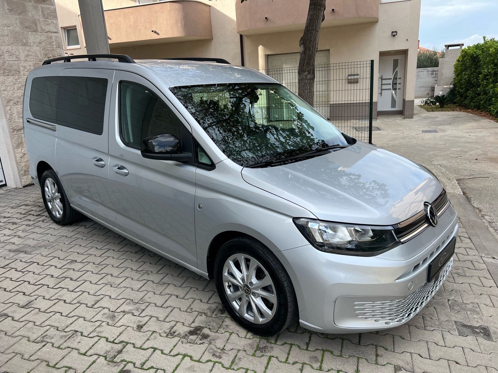 VW Caddy LIFE 2,0 TDI, MAXI, IQ Drive, 7 SJEDALA U PDV, fotografija 4
