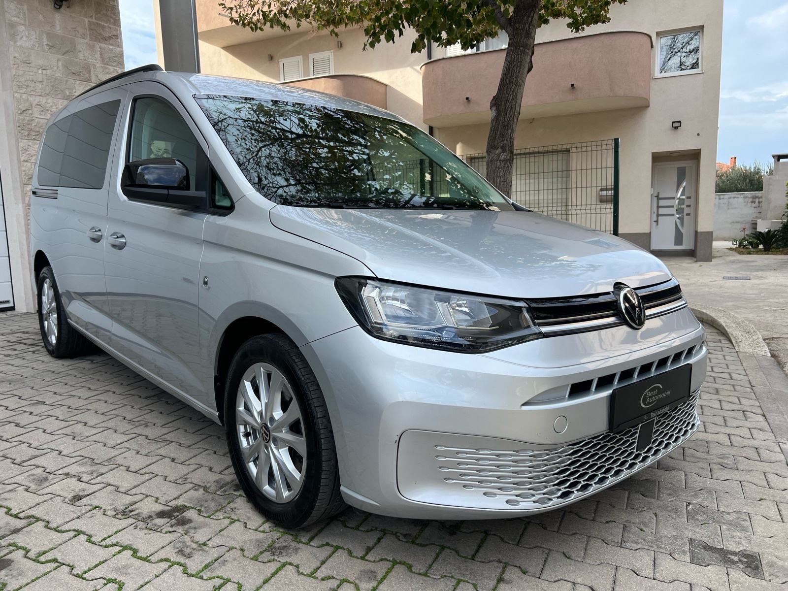 VW Caddy LIFE 2,0 TDI, MAXI, IQ Drive, 7 SJEDALA U PDV, fotografija 3