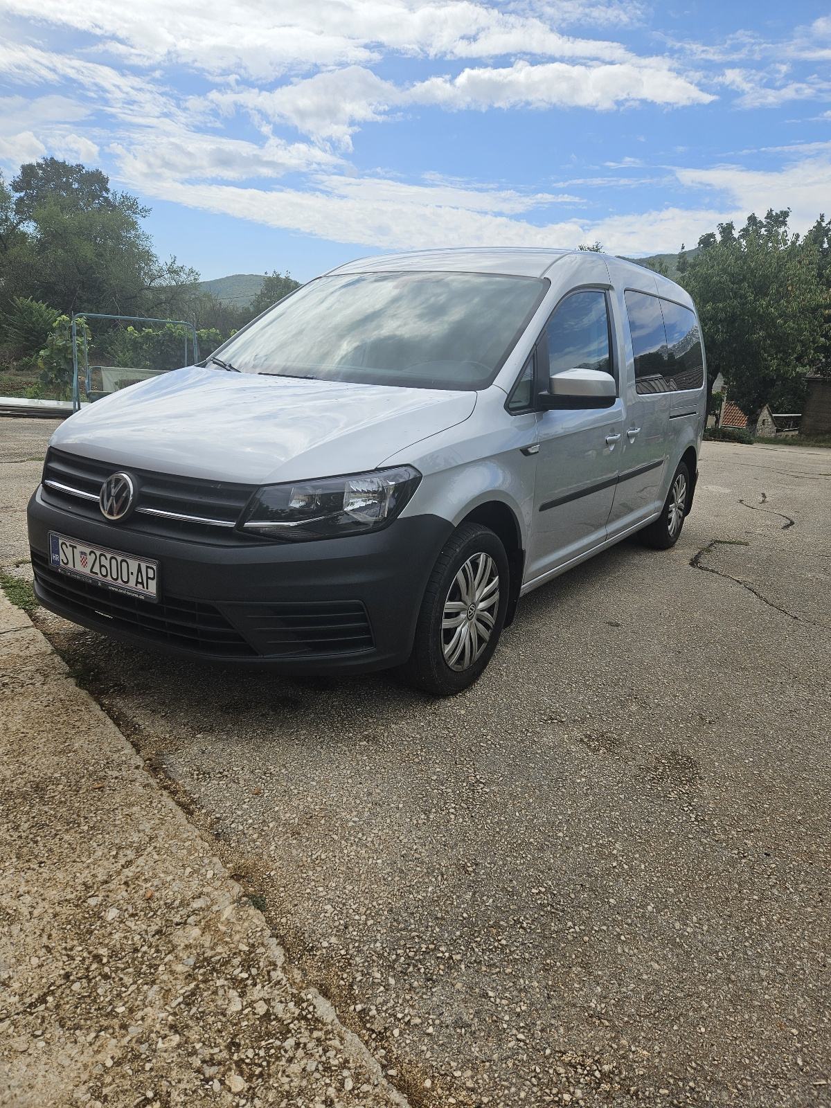 VW Caddy 2,0 sa rampom, fotografija 2