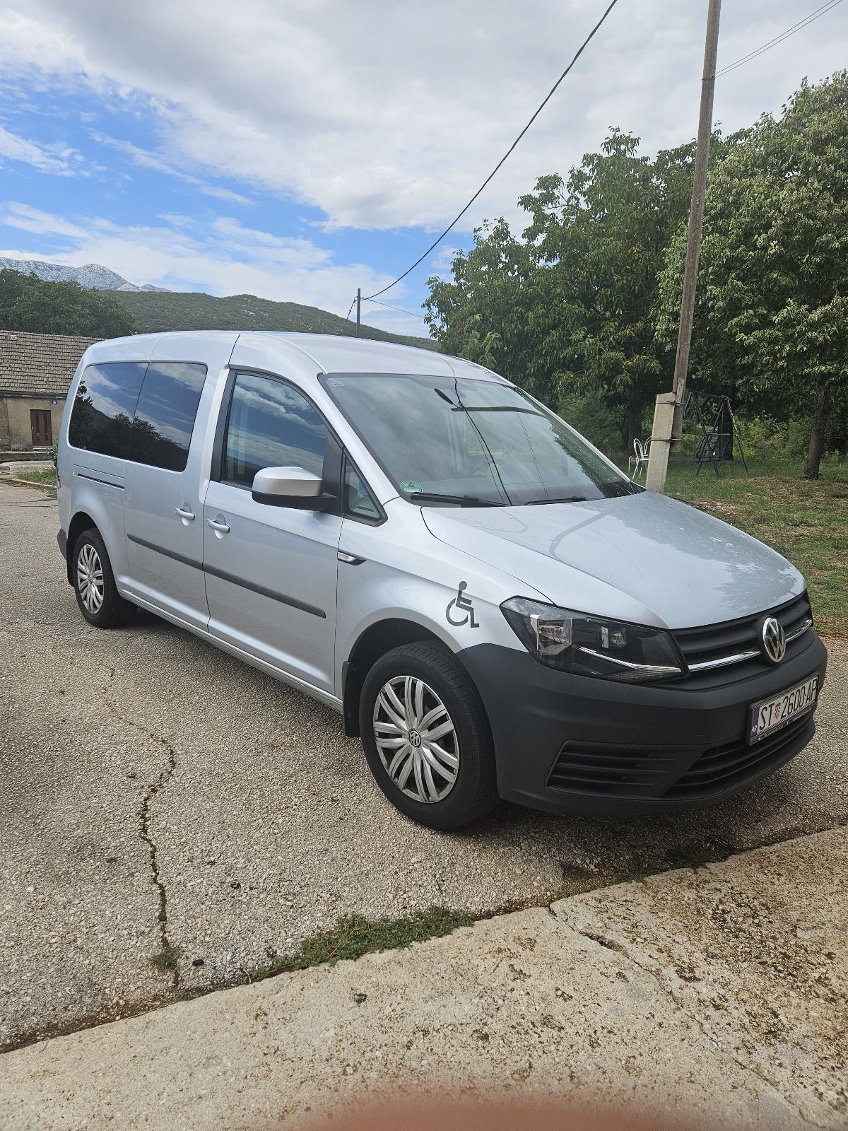 VW Caddy 2,0 sa rampom, fotografija 3