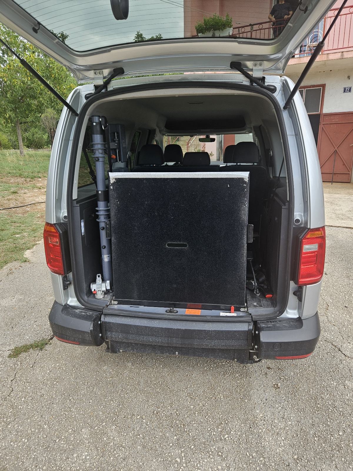 VW Caddy 2,0 sa rampom, fotografija 6