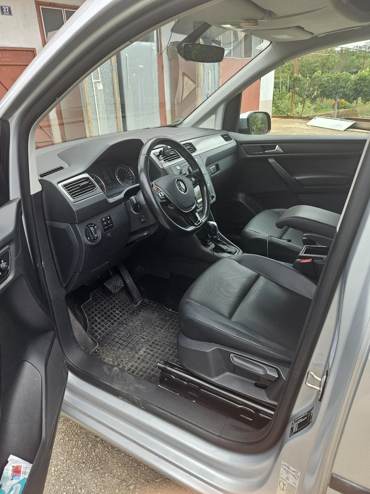 VW Caddy 2,0 sa rampom, fotografija 12