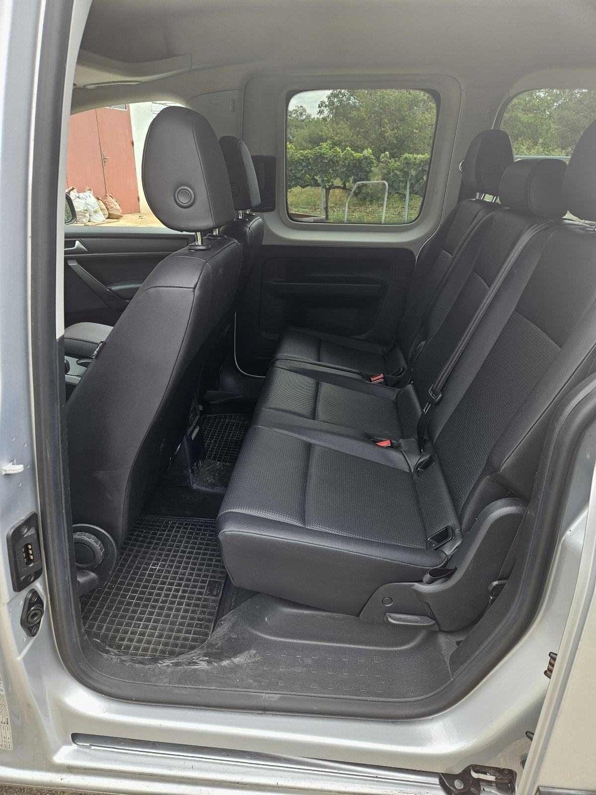 VW Caddy 2,0 sa rampom, fotografija 14