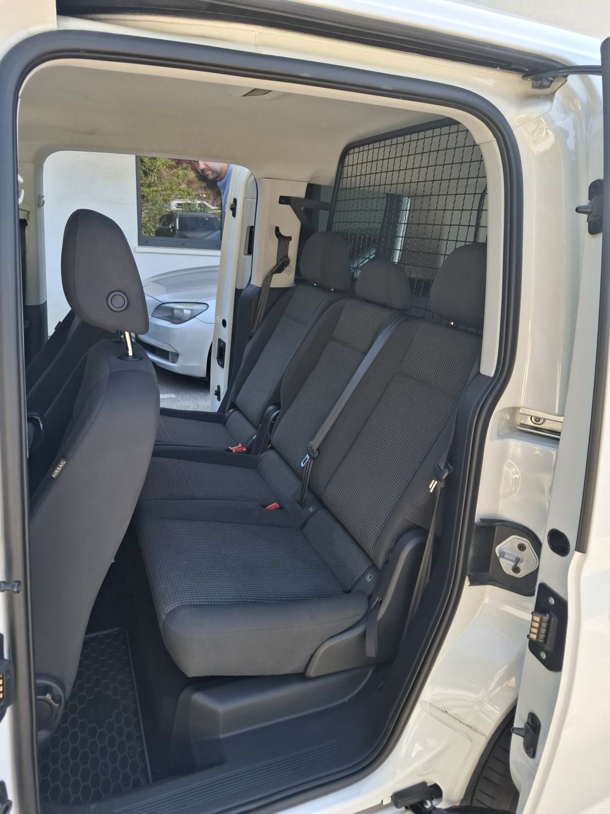 VW Caddy 2,0, fotografija 9