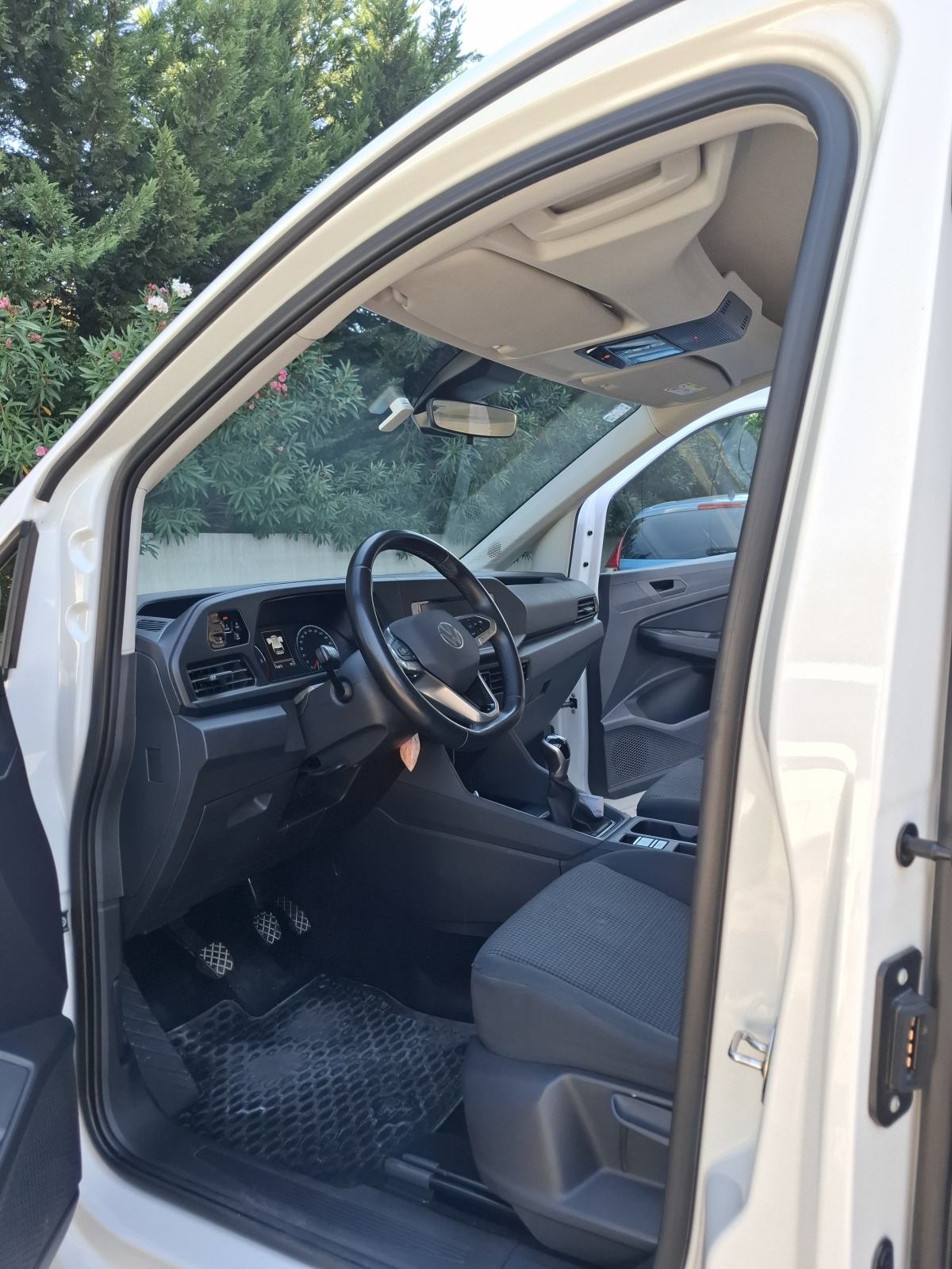 VW Caddy 2,0, fotografija 10