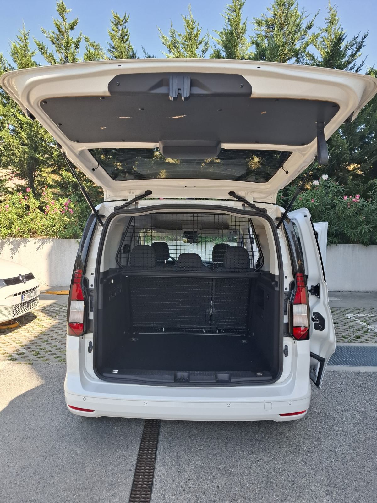 VW Caddy 2,0, fotografija 5