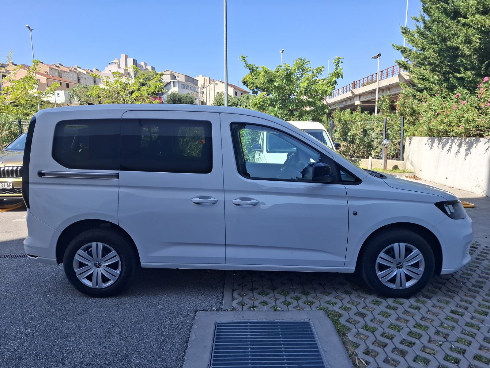 VW Caddy 2,0, fotografija 3