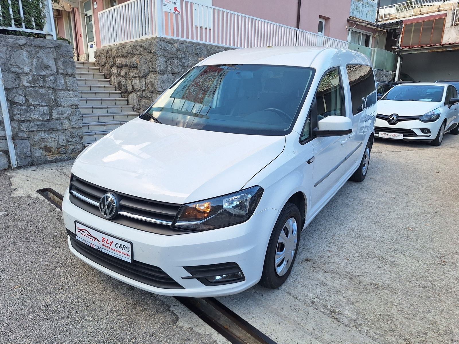 VW Caddy 2,0 TDI 100Ks 7 mjesta Maxi TOP STANjE, fotografija 2