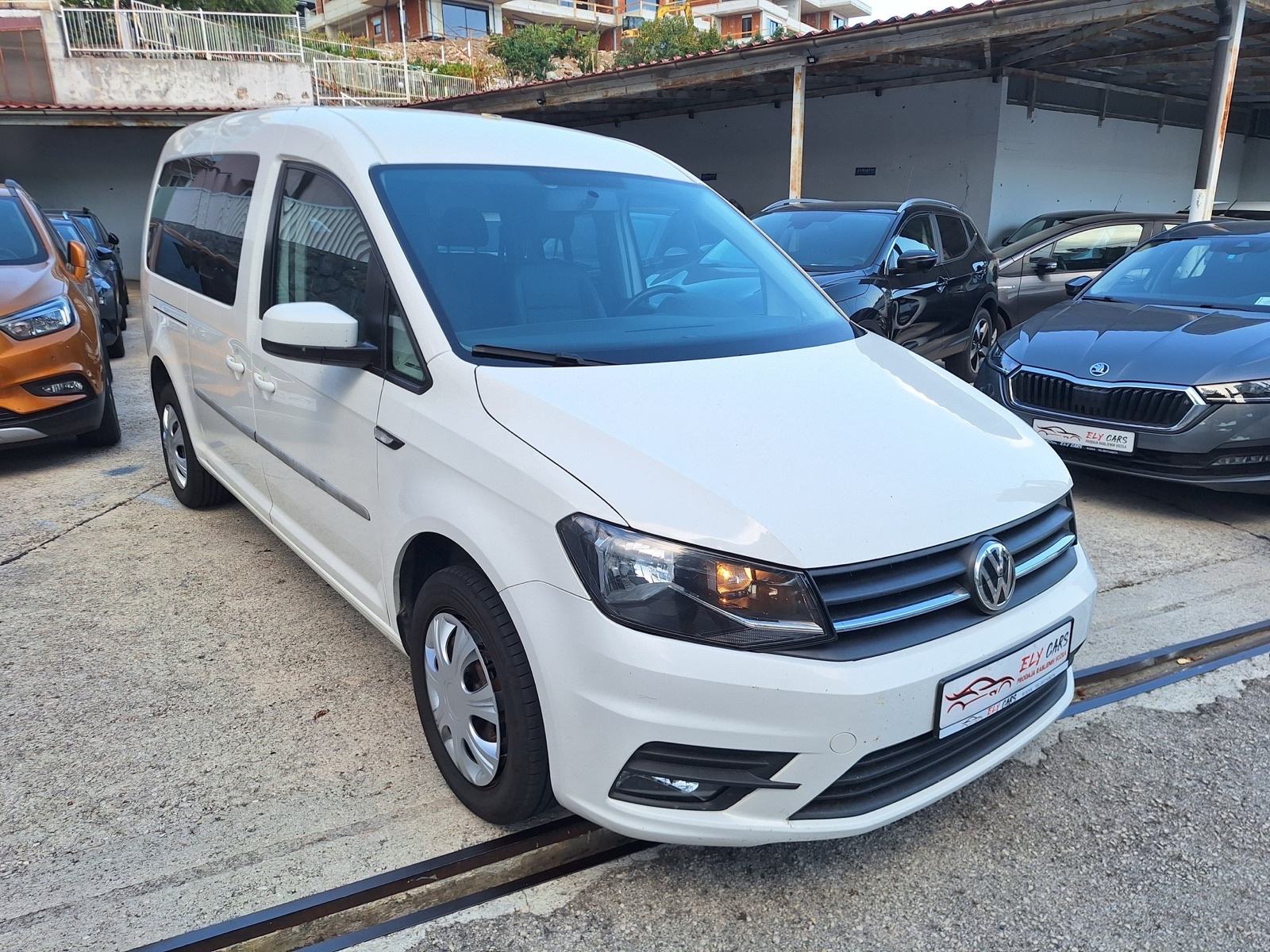 VW Caddy 2,0 TDI 100Ks 7 mjesta Maxi TOP STANjE, fotografija 3