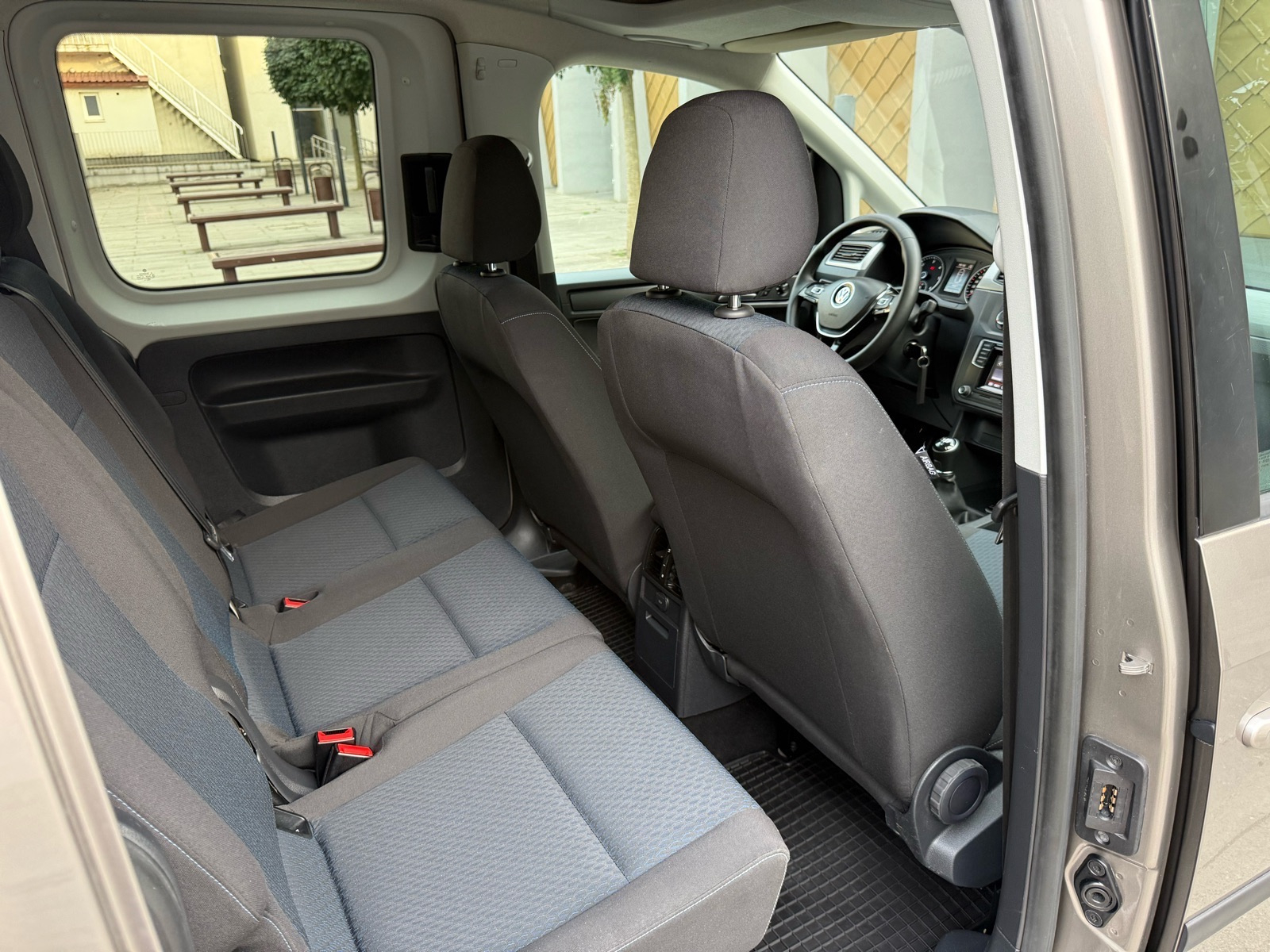VW Caddy 2,0 TDI 2019.god 122.000km, Prvi vlasnik, N1 putnički, servis, fotografija 13
