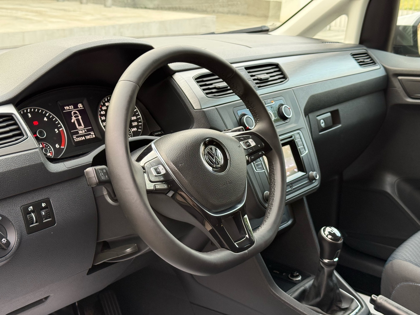 VW Caddy 2,0 TDI 2019.god 122.000km, Prvi vlasnik, N1 putnički, servis, fotografija 17