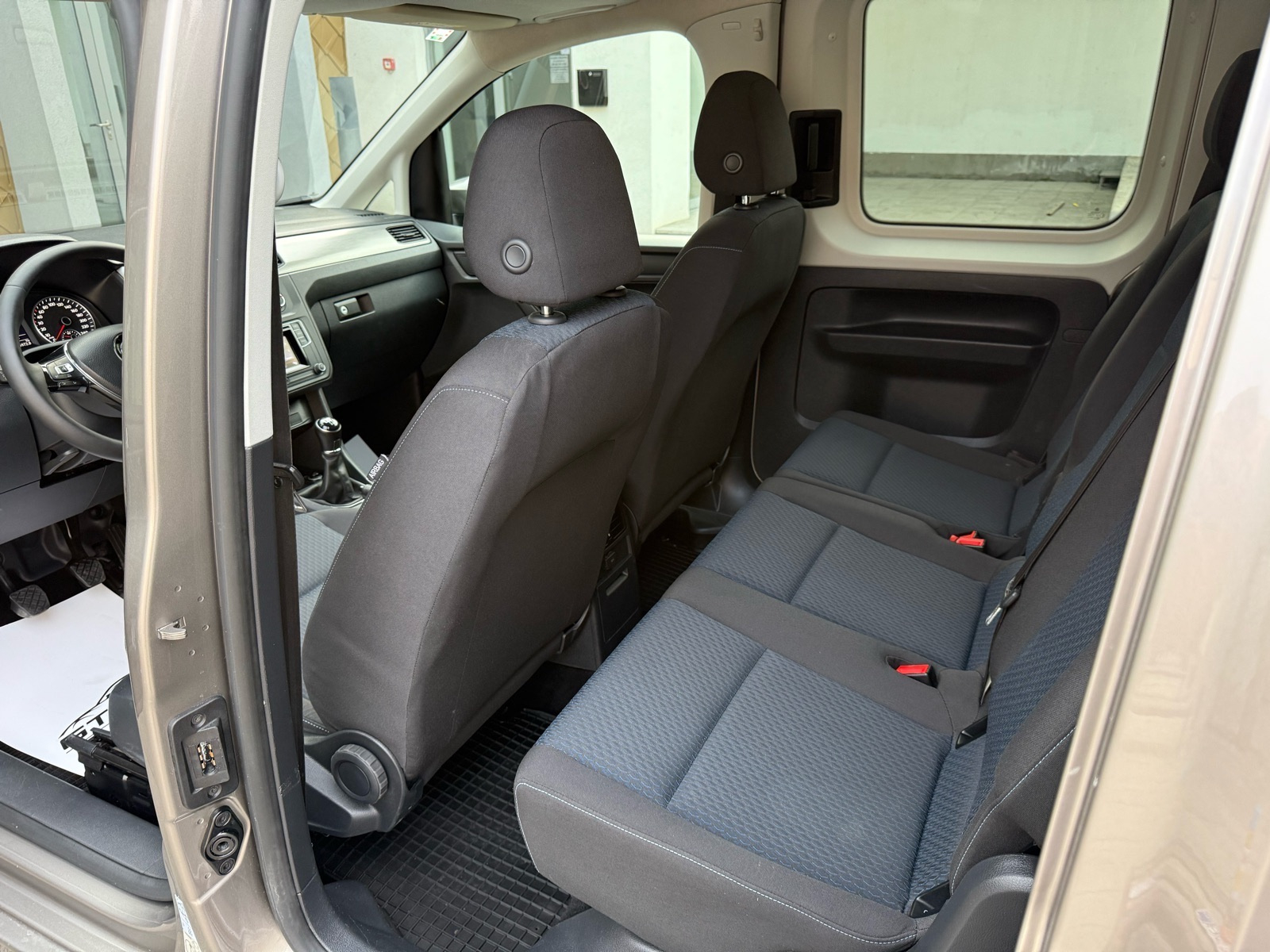 VW Caddy 2,0 TDI 2019.god 122.000km, Prvi vlasnik, N1 putnički, servis, fotografija 11