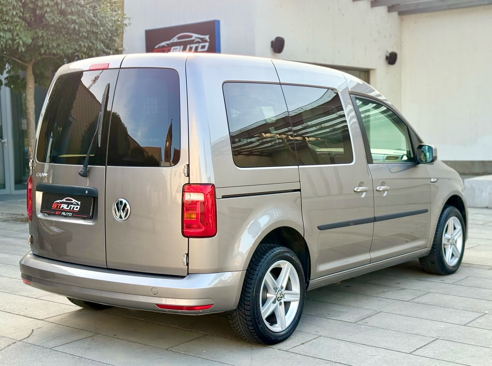 VW Caddy 2,0 TDI 2019.god 122.000km, Prvi vlasnik, N1 putnički, servis, fotografija 6