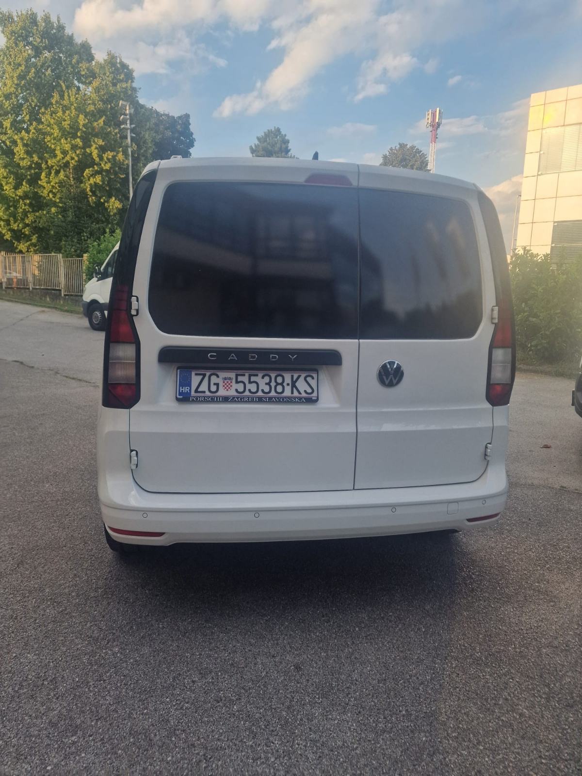 VW CADDY 2.0 TDI 2024. GODINA TOP STANJE, fotografija 6