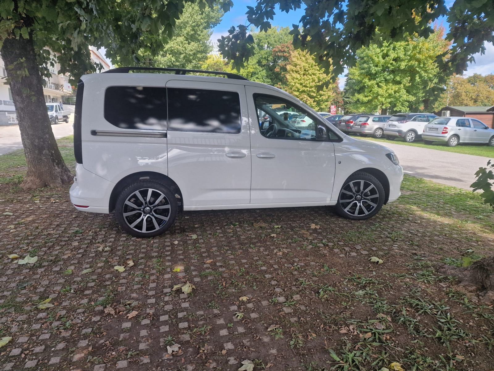 VW CADDY 2.0 TDI 2024. GODINA TOP STANJE, fotografija 15