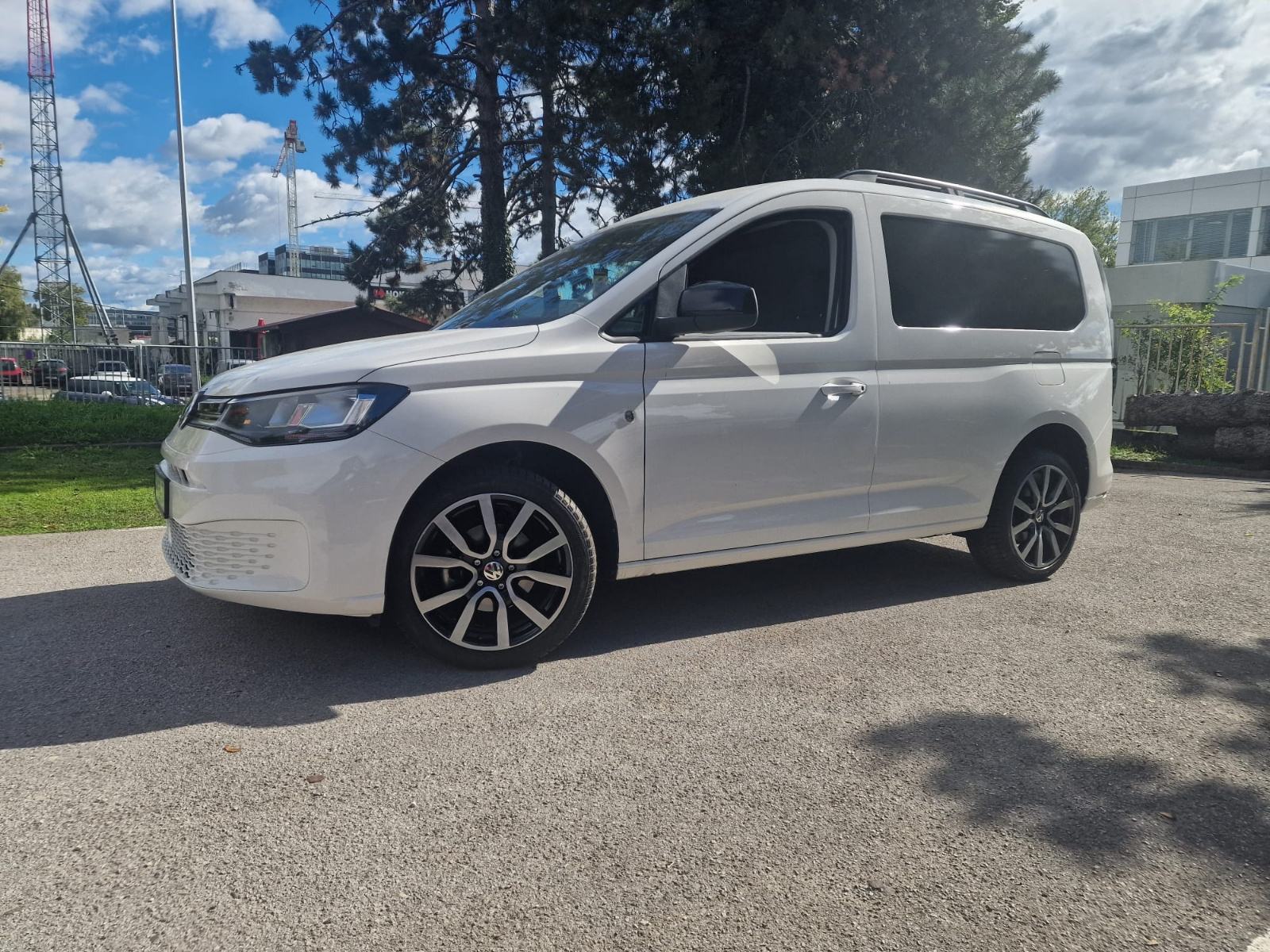 VW CADDY 2.0 TDI 2024. GODINA TOP STANJE, fotografija 16