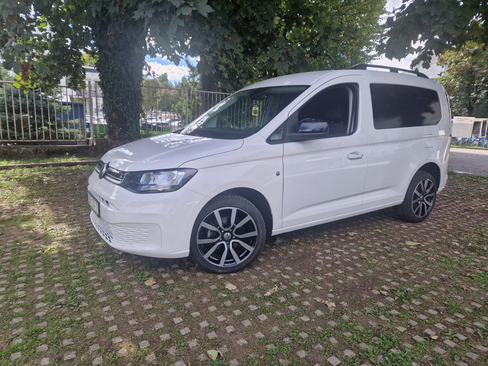 VW CADDY 2.0 TDI 2024. GODINA TOP STANJE, fotografija 20