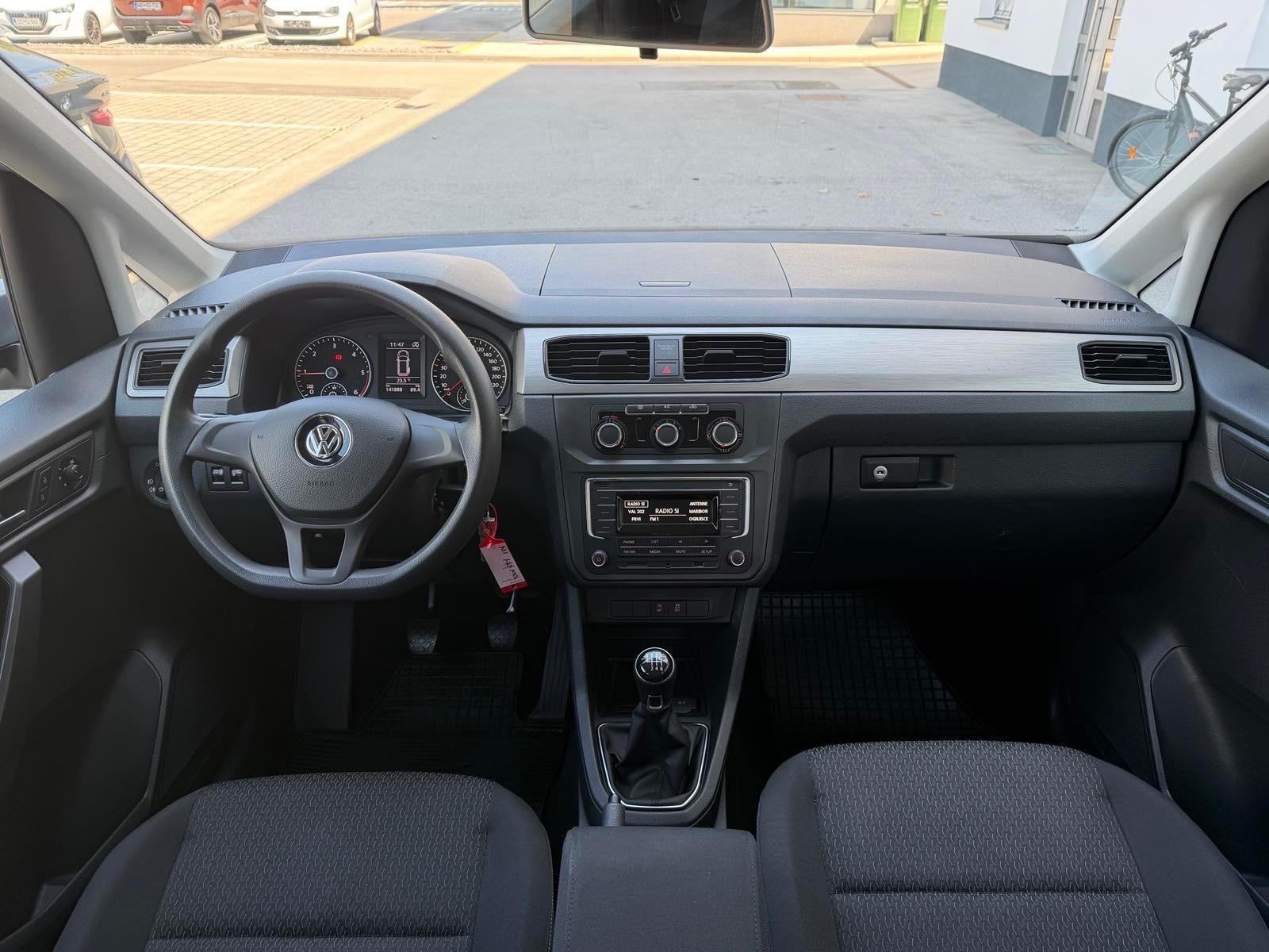 VW Caddy 2,0 TDI 4MOTION// 1 vlasnik/, fotografija 9
