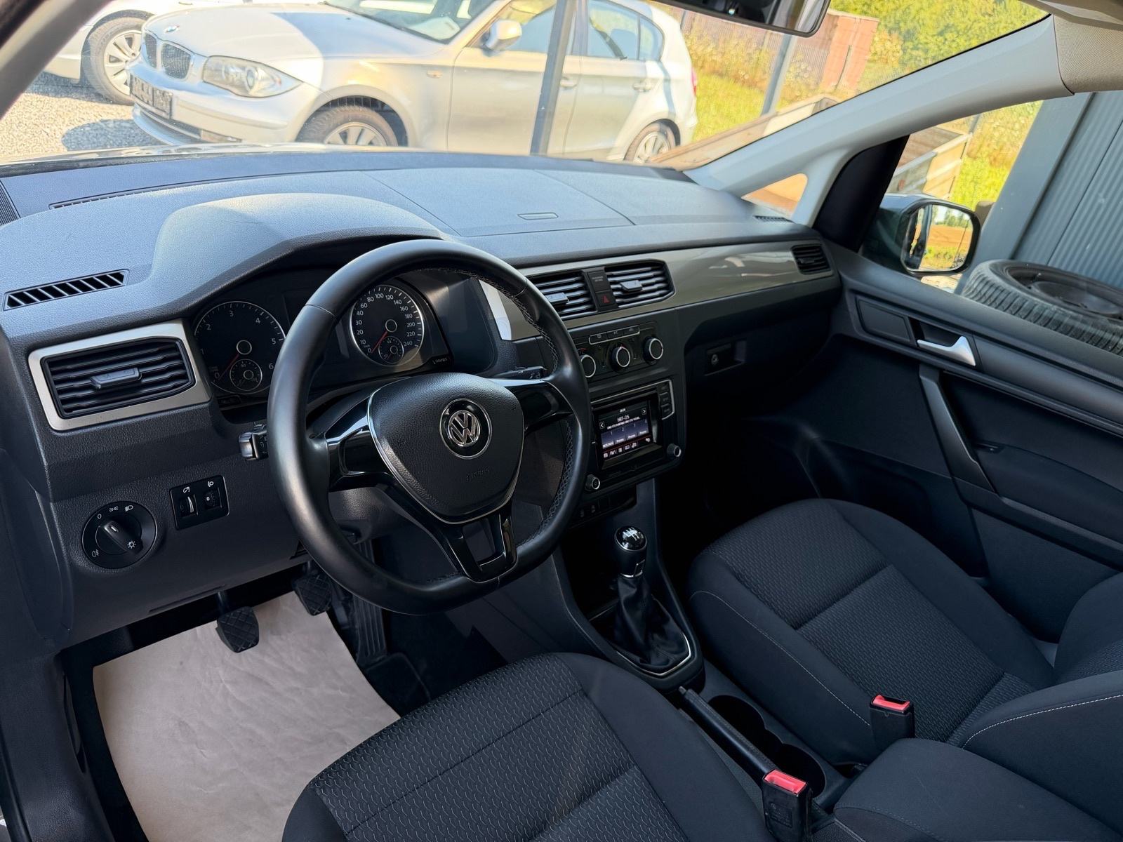 VW Caddy 2,0 TDI *5 Sjedala*, fotografija 12
