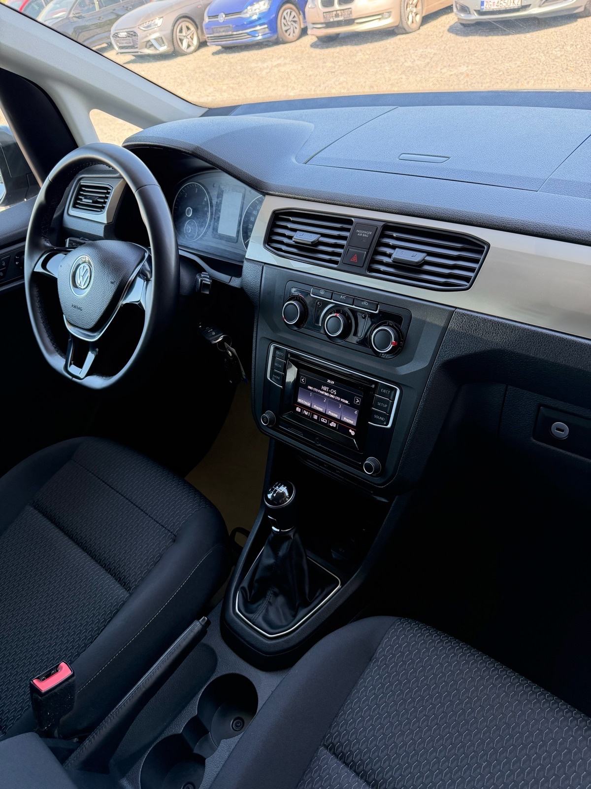 VW Caddy 2,0 TDI *5 Sjedala*, fotografija 15