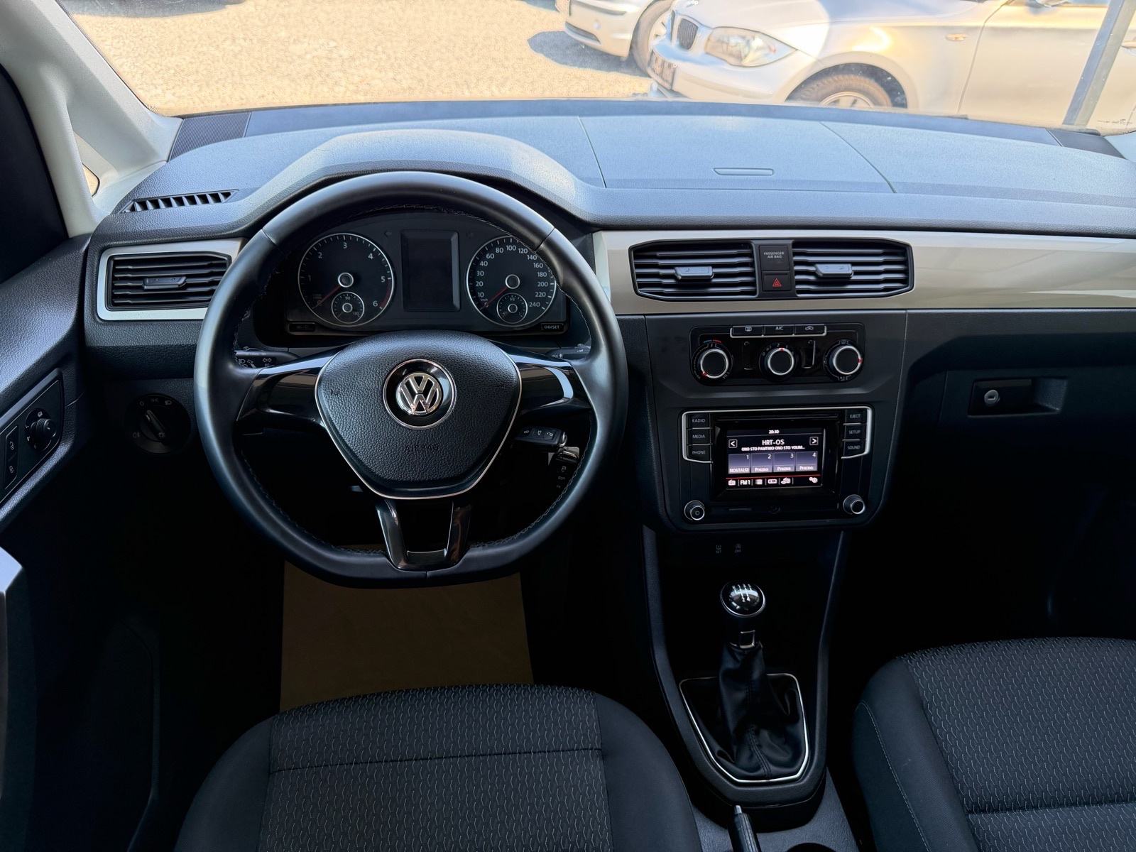 VW Caddy 2,0 TDI *5 Sjedala*, fotografija 17