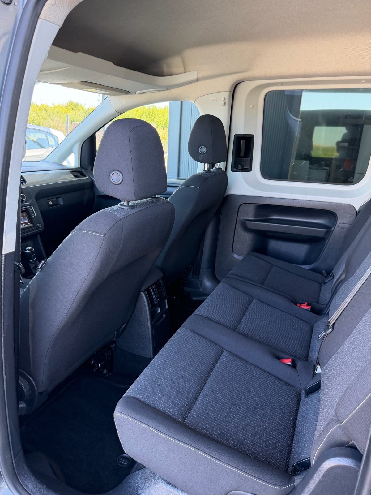 VW Caddy 2,0 TDI *5 Sjedala*, fotografija 20