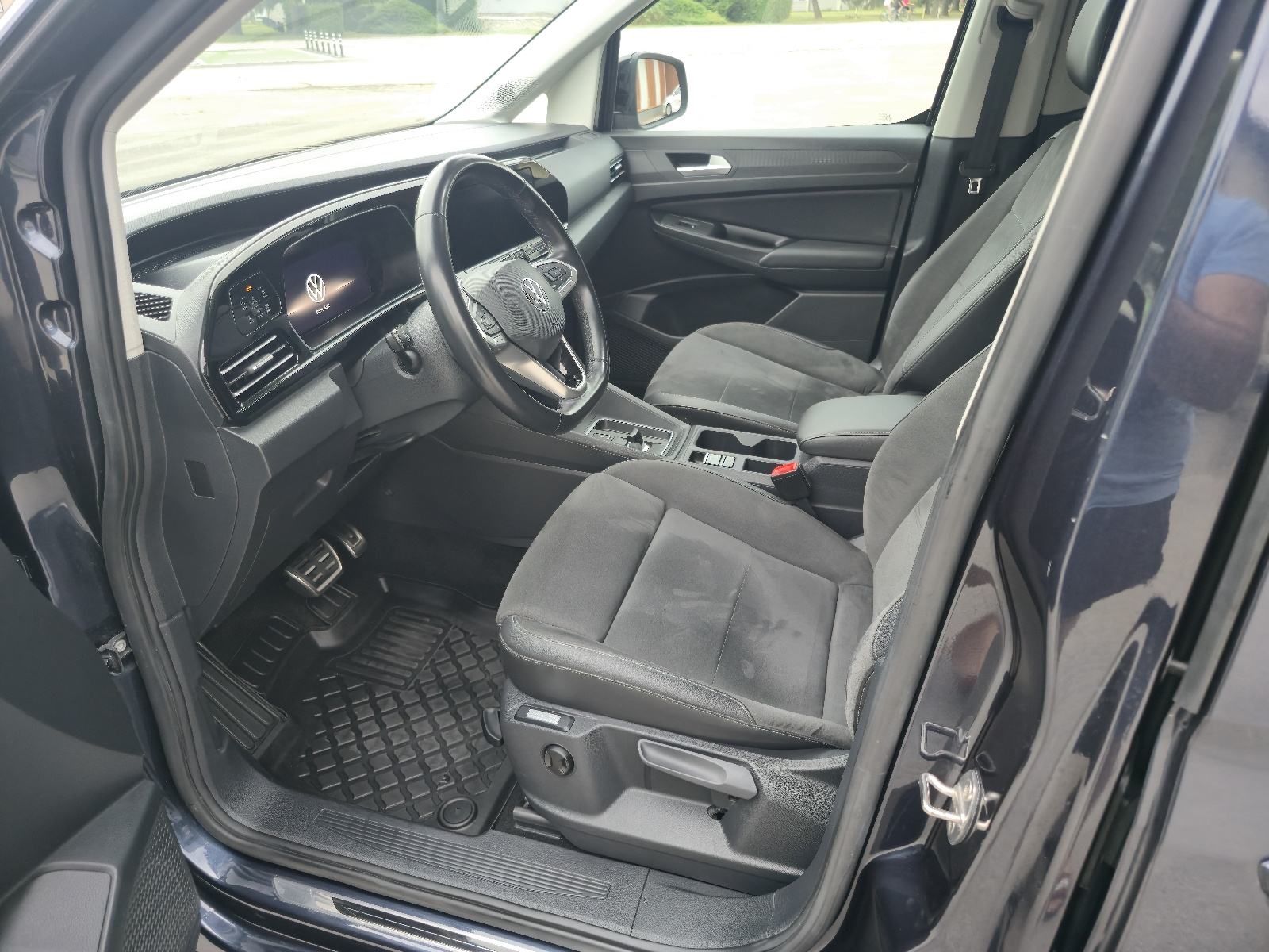 VW Caddy Maxi 2,0 tdi 90kw DSG, SAMO 51000 km, 7sjedala, fotografija 9