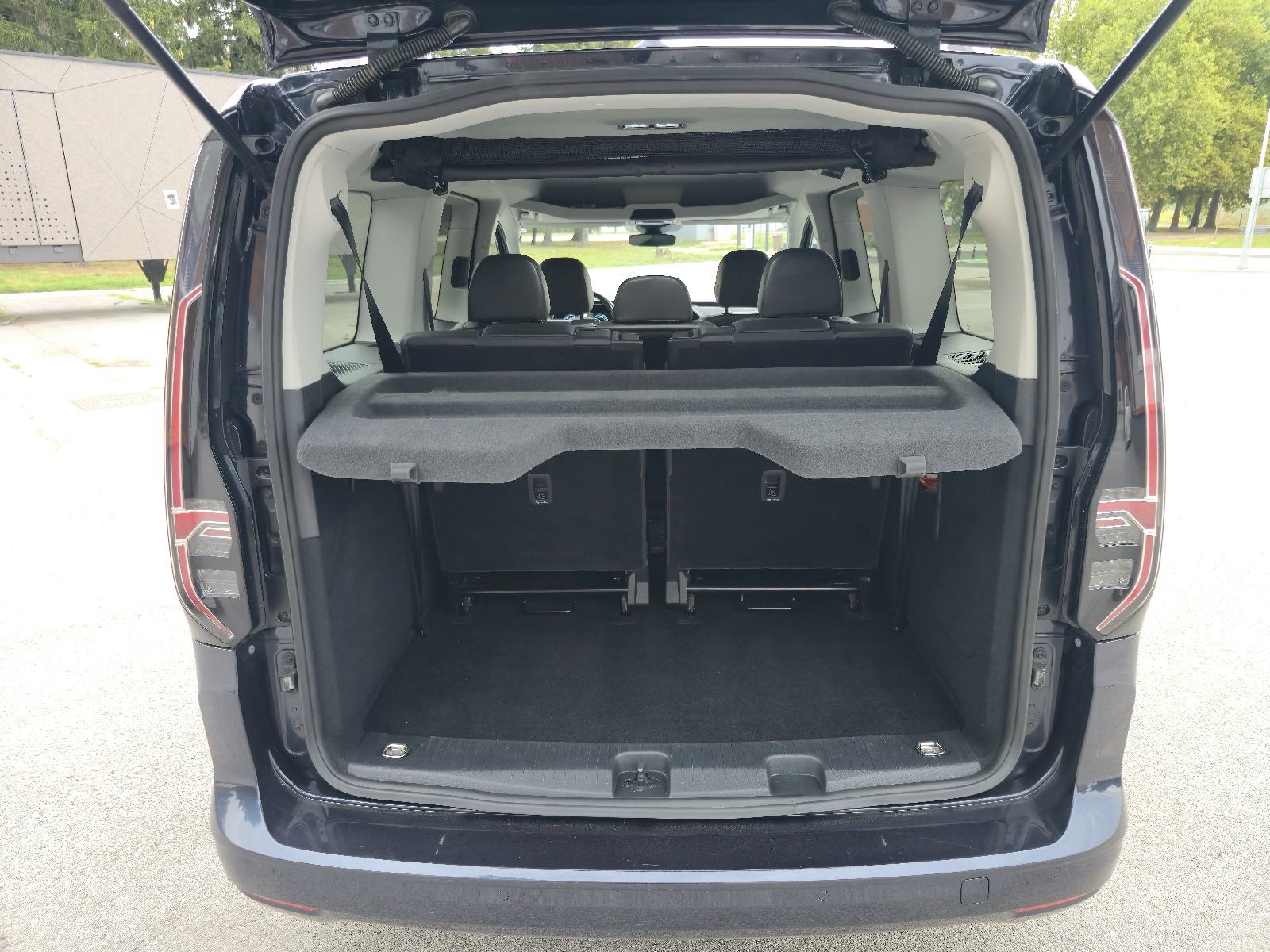 VW Caddy Maxi 2,0 tdi 90kw DSG, SAMO 51000 km, 7sjedala, fotografija 15