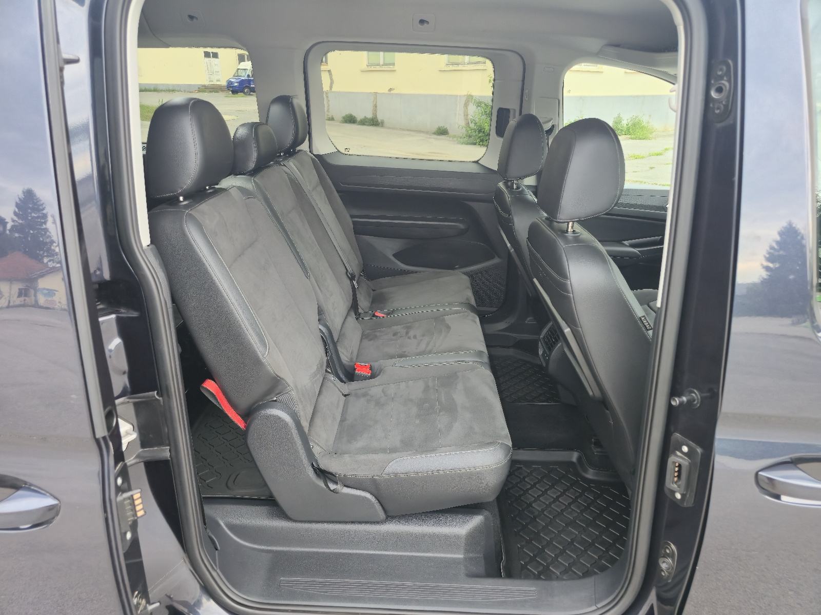 VW Caddy Maxi 2,0 tdi 90kw DSG, SAMO 51000 km, 7sjedala, fotografija 12