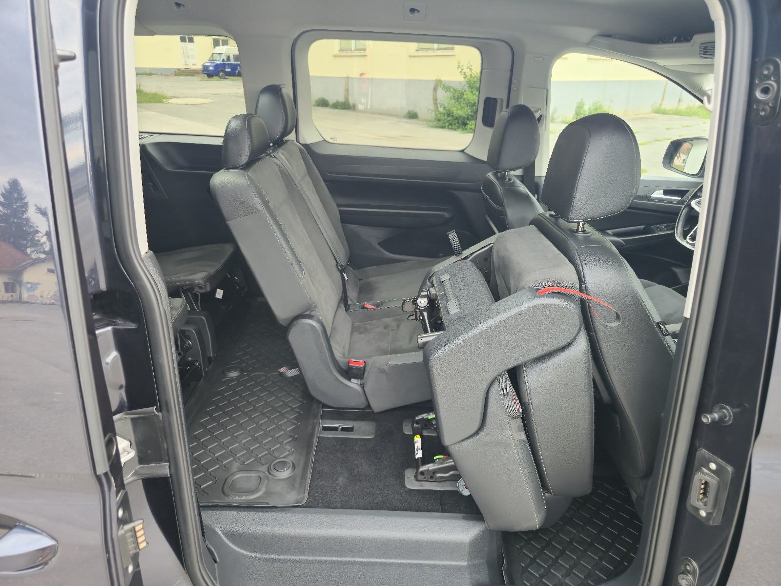 VW Caddy Maxi 2,0 tdi 90kw DSG, SAMO 51000 km, 7sjedala, fotografija 14