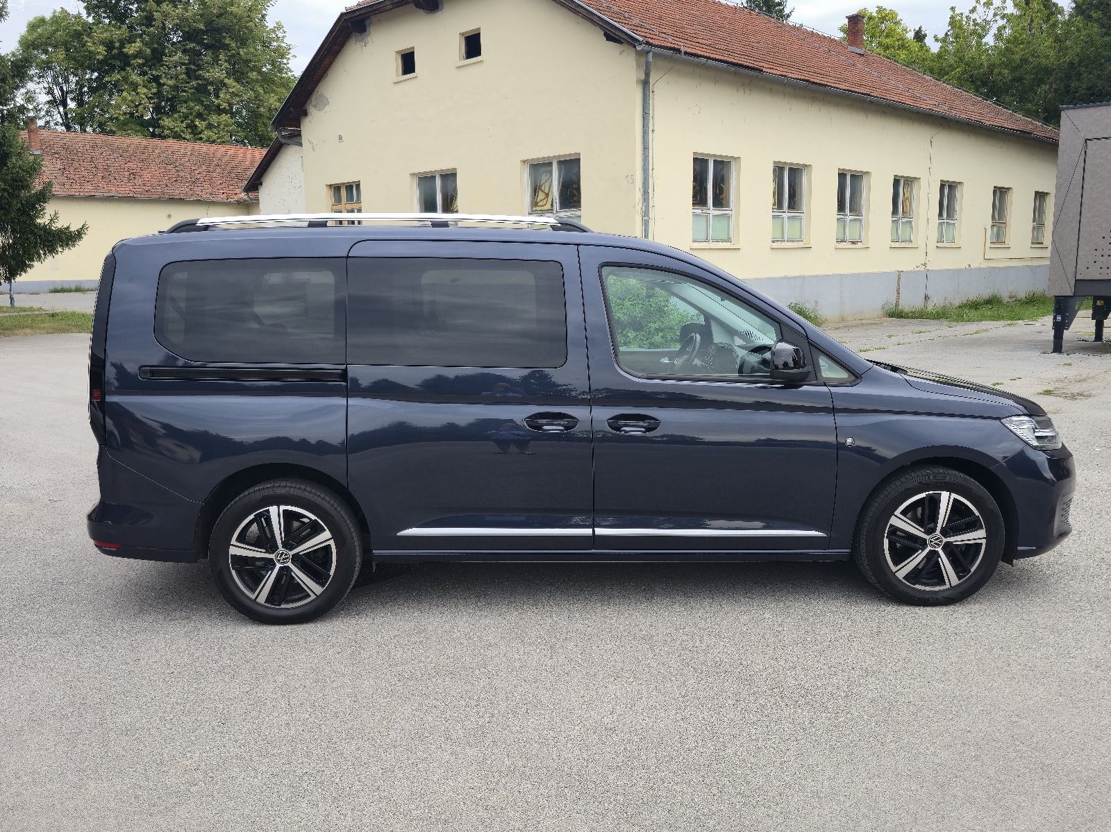 VW Caddy Maxi 2,0 tdi 90kw DSG, SAMO 51000 km, 7sjedala, fotografija 3