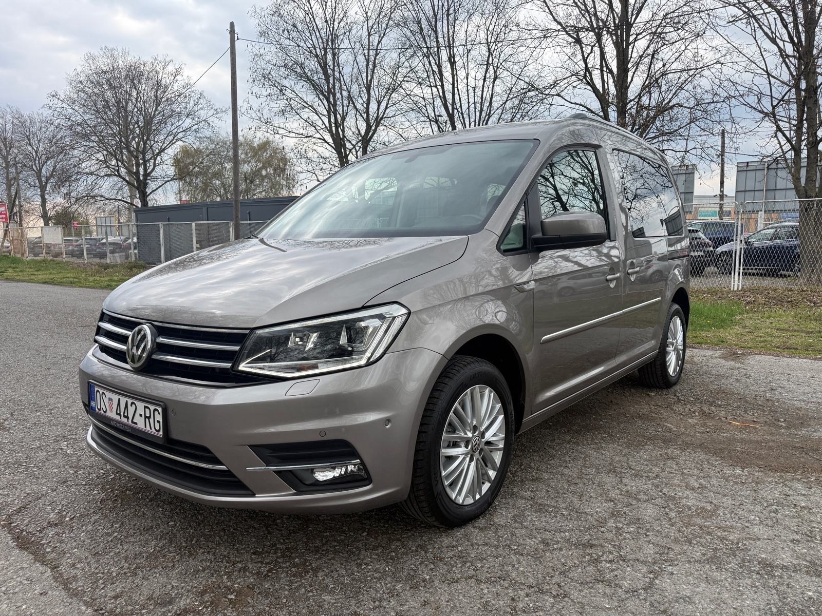 VW Caddy 2,0 TDI automatik-HIGHLINE-7 SJEDALA-reg. 06/26, fotografija 1