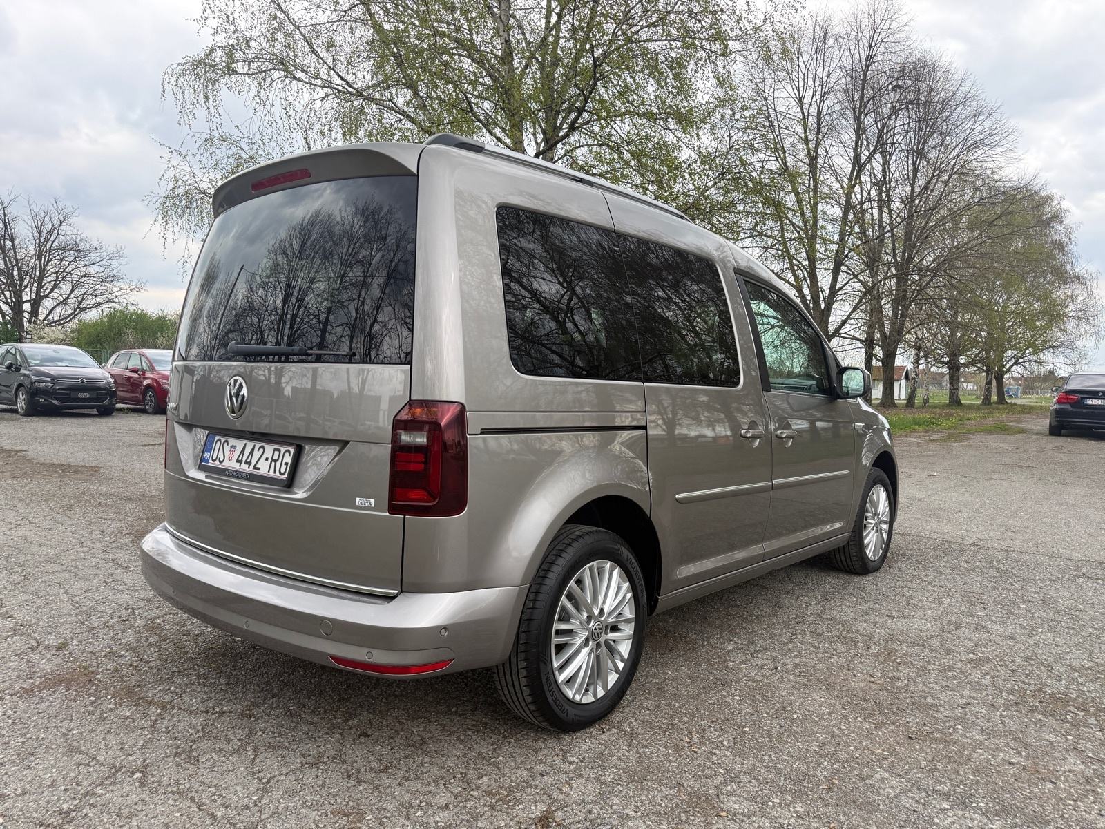 VW Caddy 2,0 TDI automatik-HIGHLINE-7 SJEDALA-reg. 06/26, fotografija 4