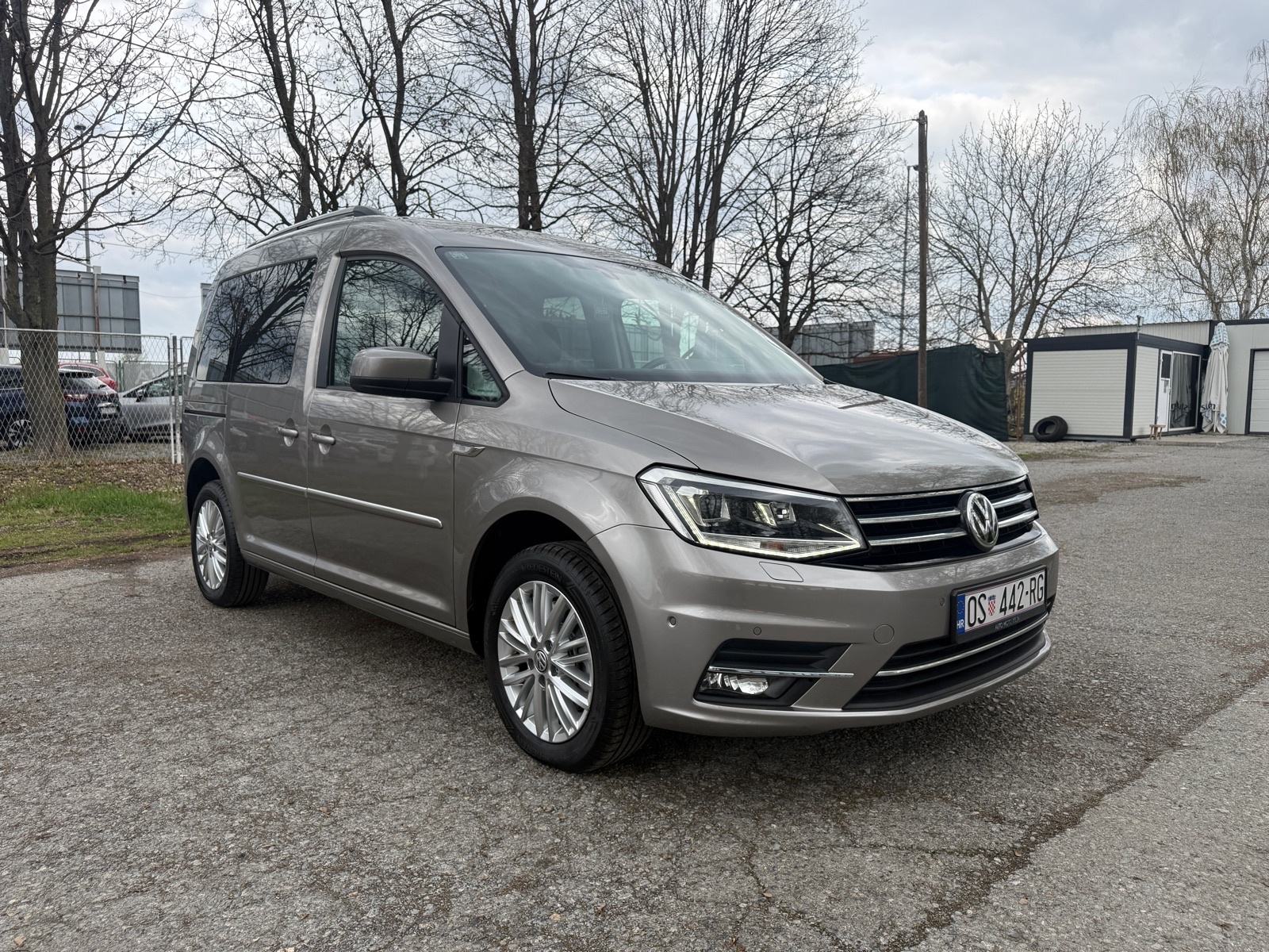 VW Caddy 2,0 TDI automatik-HIGHLINE-7 SJEDALA-reg. 06/26, fotografija 6