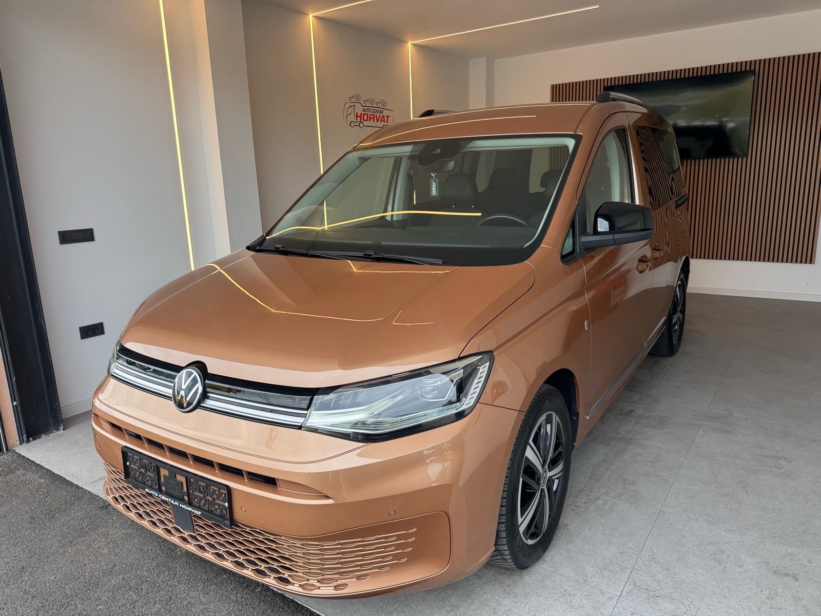 VW Caddy 2,0 TDI DSG Style 2022.; 5 sjedala; Navi; Matrix; Kamera; Alu, fotografija 2