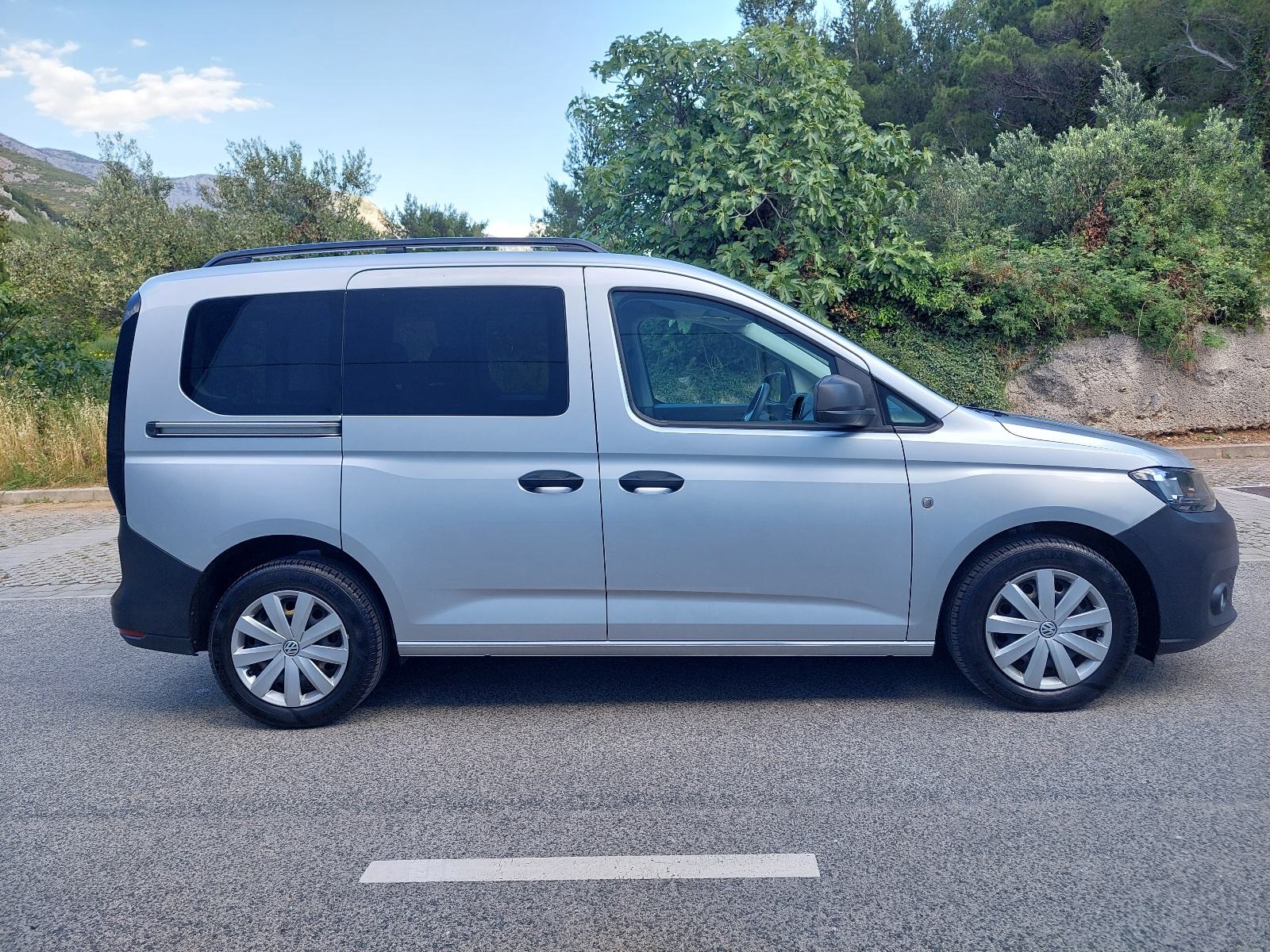 VW Caddy 2,0 TDI*PUTNIČKI *, fotografija 5