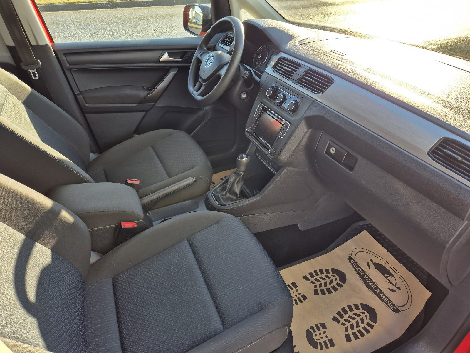 VW Caddy 2.0 TDI, sa sjedalima, odlično stanje, garancija na vozilo..., fotografija 9