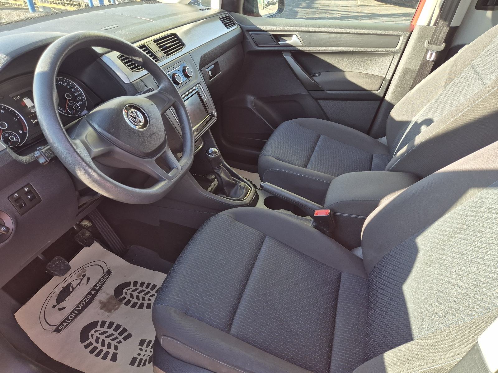 VW Caddy 2.0 TDI, sa sjedalima, odlično stanje, garancija na vozilo..., fotografija 11
